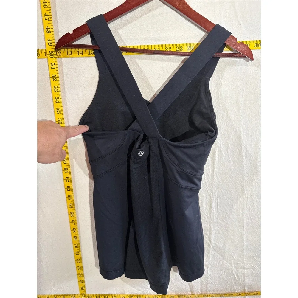 Lululemon V-Neck Criss Cross Back Tank Top Women Size 4 Black Yoga Workout Chic